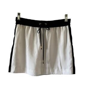 Express NWT White and Black Mini Skirt Woman Size Small Sporty Tenniscore